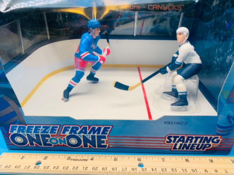 Photo 2 of 282305…starting line up 1998 series hockey one on one freeze frame figures 