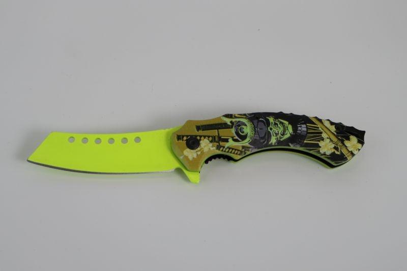 Photo 1 of LIME GREEN SAMURAI SKULL WITH KENTANA POCKET KNIFE NEW 