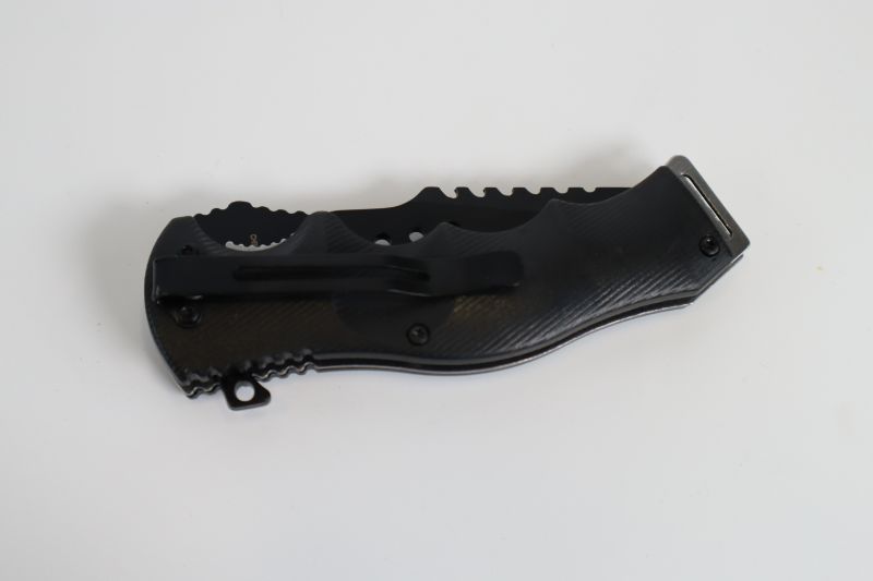 Photo 3 of CAMO GRADED TEETH POCKET KNIFE NEW 