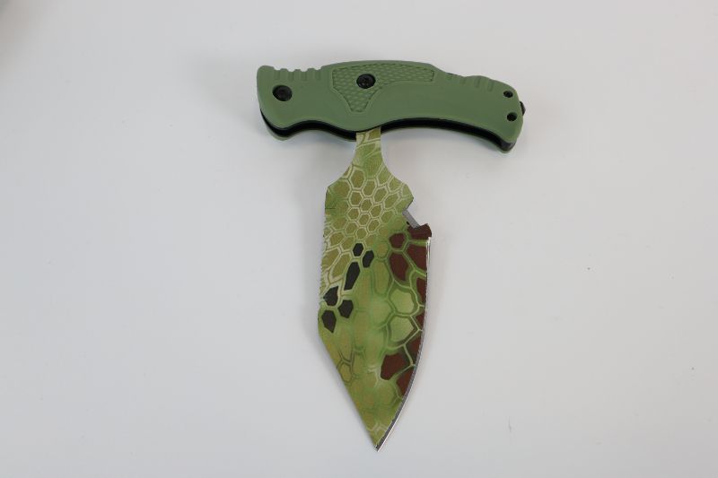 Photo 2 of GREEN TACTICAL KNIFE NEW