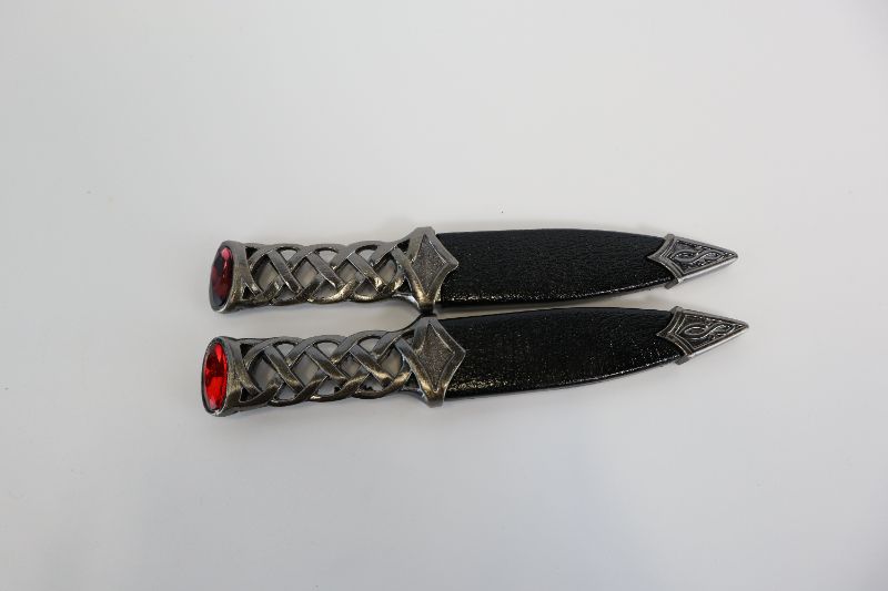 Photo 1 of 7 INCH SMALL DAGGER SET 