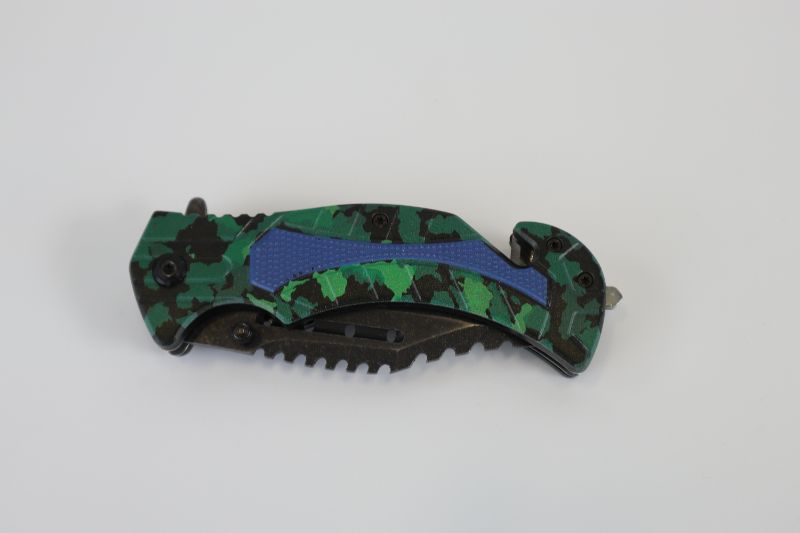 Photo 2 of BLUE BLACK GREEN CAMO  POCKET KNIFE NEW 