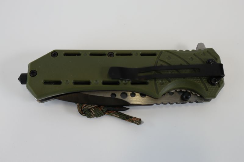 Photo 2 of ARMY GREEN POCKET KNIFE WITH CAMO ROPE NEW 