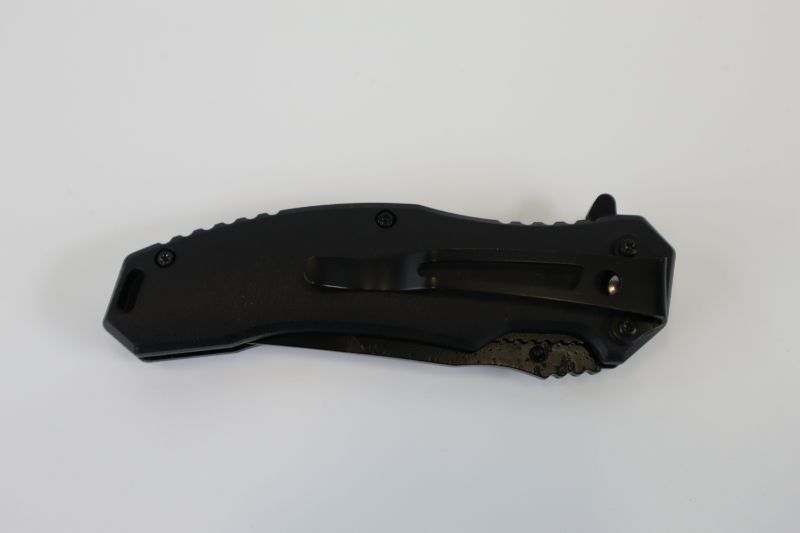 Photo 1 of YELLOW AND PURPLE SKULL WITH CHAINS POCKET KNIFE NEW