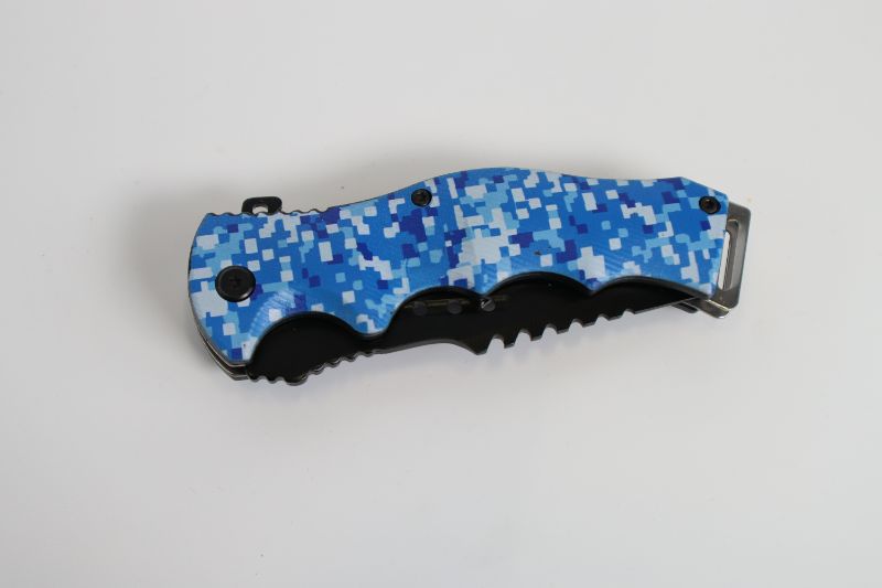 Photo 2 of BLUE CAMO GRADED TEETH POCKET KNIFE NEW