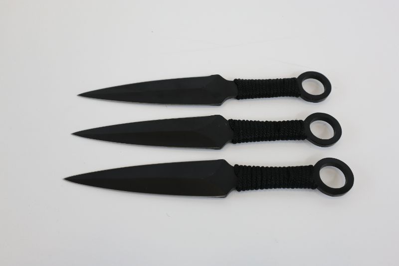 Photo 1 of 7.5 INCH THROWING KNIFE THREE PACK BLACK NEW