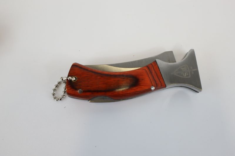 Photo 2 of SMALL KEY CHAIN STYLE POCKET KNIFE NEW