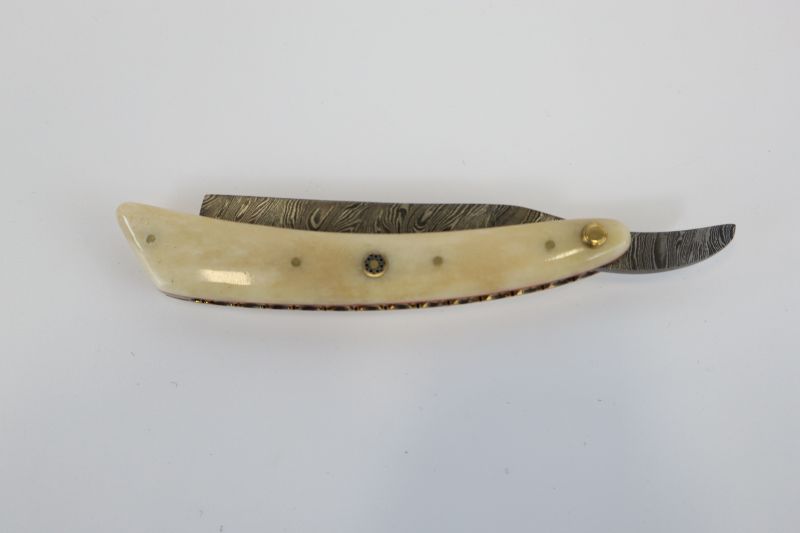 Photo 2 of RAZOR BONE AND BRASS LINER DAMASCUS STEAL NEW 