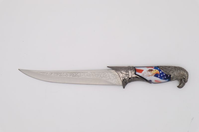 Photo 2 of AMERICAN EAGLE STATUE OF LIBERTY AND AMERICAN FLAG WITH EAGLE HANDLE DISPLAY KNIFE NEW