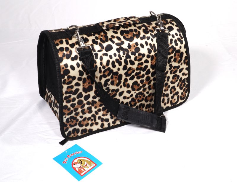 Photo 2 of LEOPARD PRINT FOLDABLE PET CARRIER
NEW $19.99