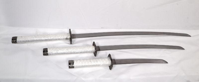 Photo 2 of 3 SET WHITE KATANA SWORDS SIZES LARGE 39INCH MEDIUM 31INCH SMALL 21INCH NEW 