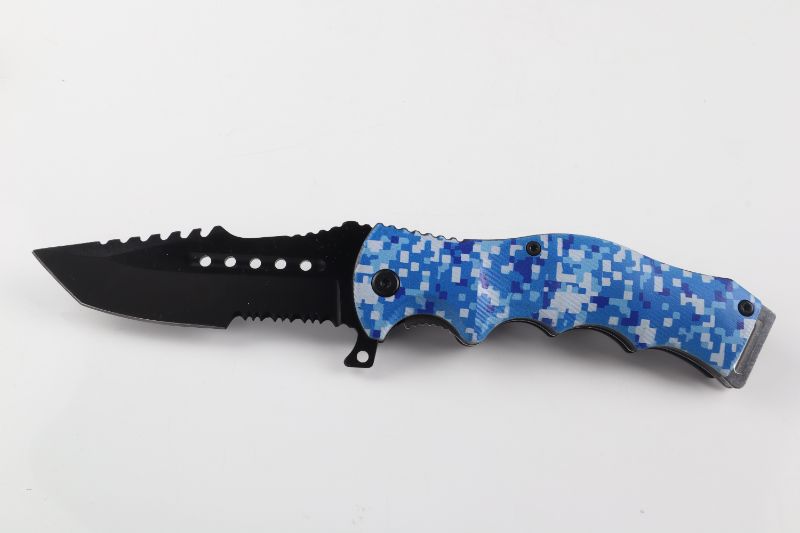 Photo 2 of BLUE DIGITAL CAMO POCKET KNIFE NEW 