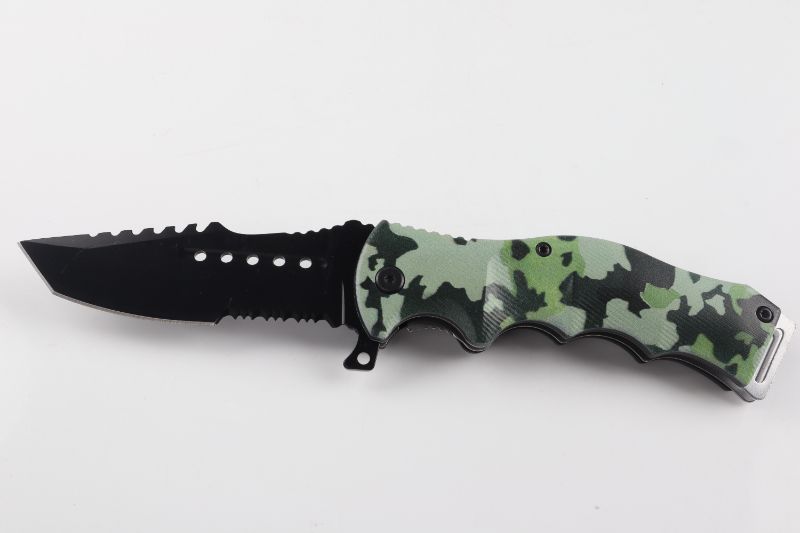 Photo 2 of GREEN CAMO POCKET KNIFE NEW 