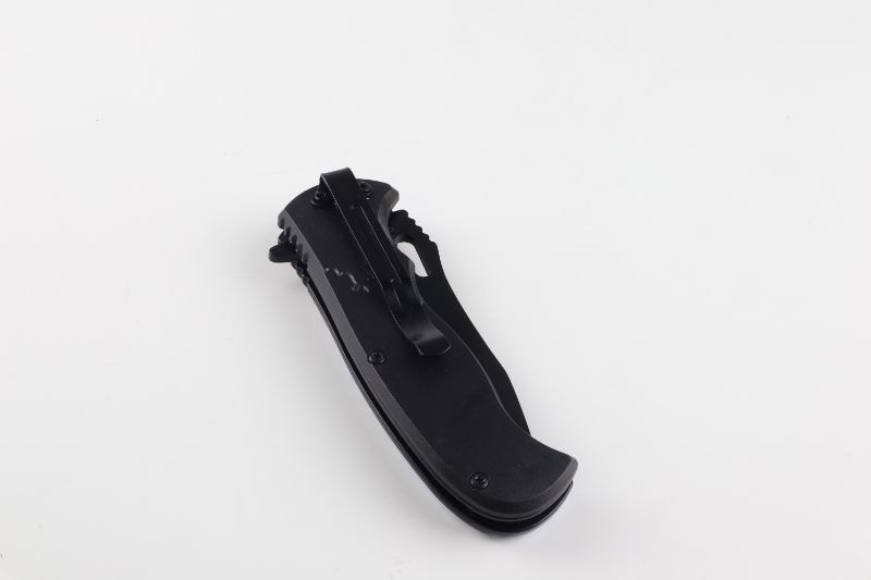 Photo 1 of WOLVES IN SNOW POCKET KNIFE NEW