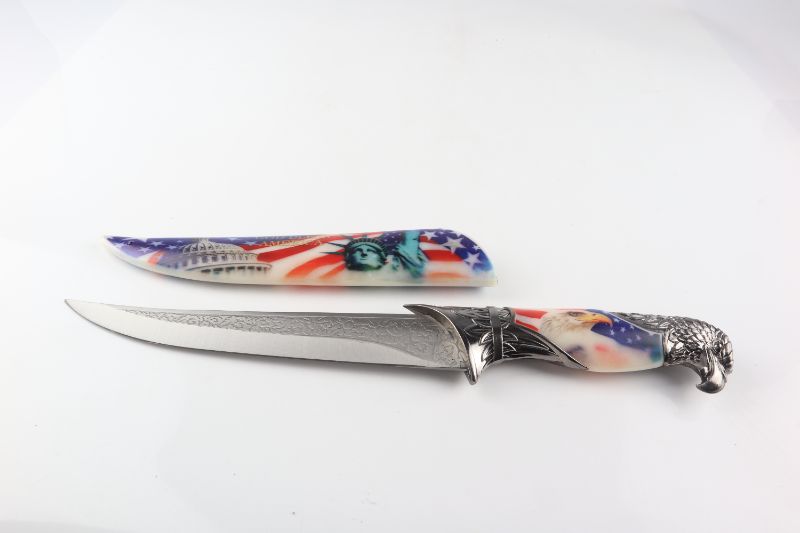 Photo 1 of STATUE OF LIBERTY COLLECTIBLE KNIFE NEW 