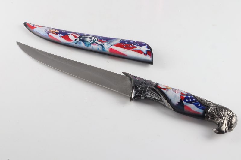 Photo 1 of STATUE OF LIBERTY COLLECTIBLE KNIFE WITH BLACK ACCENTS  NEW 