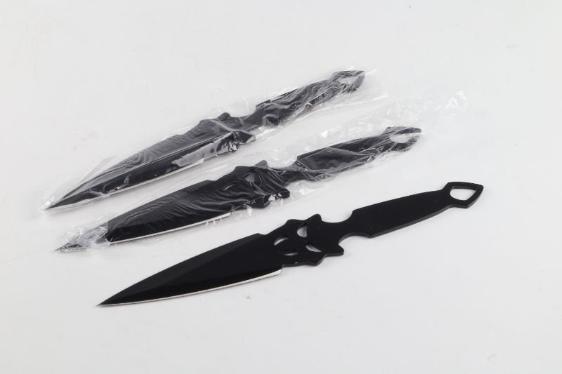 Photo 1 of 3 PIECE THROWING KNIVES NEW 