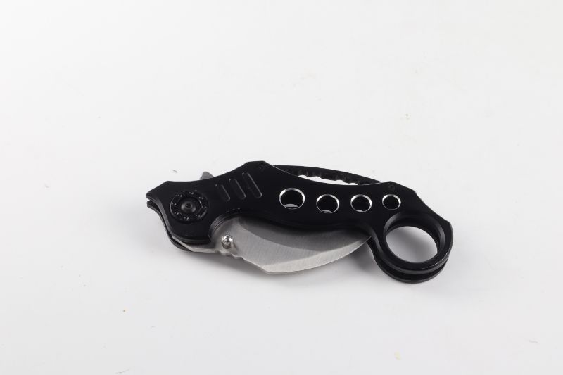 Photo 2 of RAPTOR CLAW POCKET KNIFE NEW 