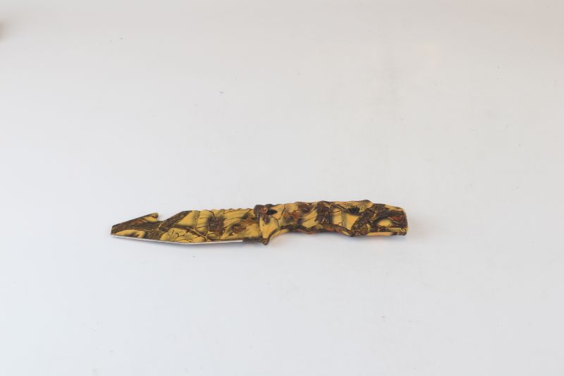 Photo 1 of YELLOW TREE CAMO HUNTING AND GUTTING KNIFE 8 INCHES NEW 