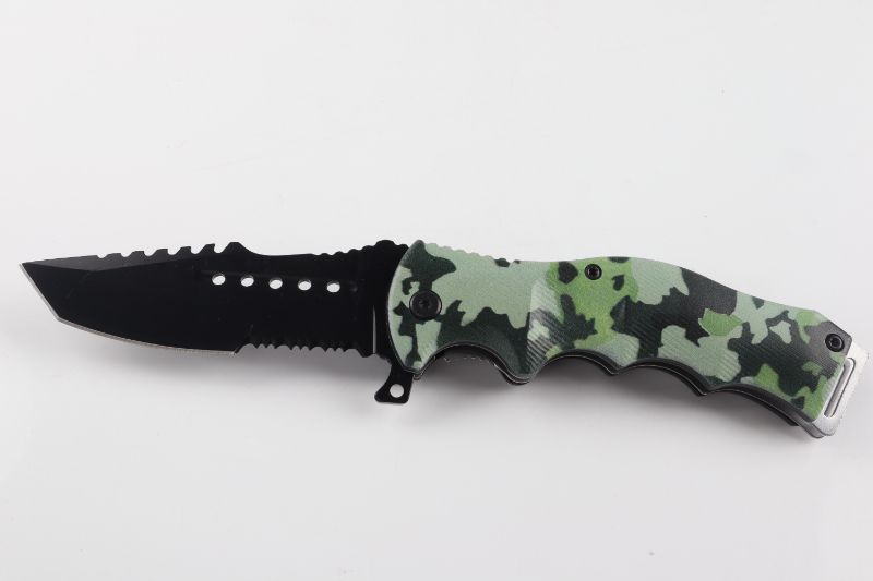 Photo 1 of GREEN CAMO POCKET KNIFE NEW