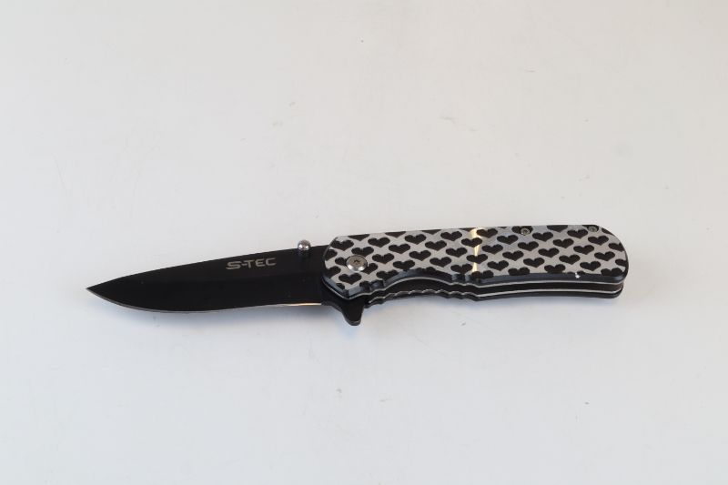 Photo 1 of HEARTS DESIGN POCKET KNIFE NEW