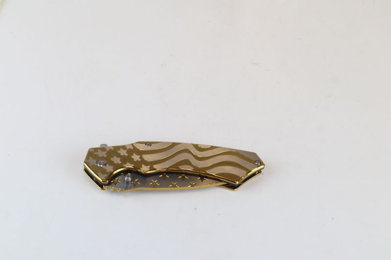 Photo 2 of STARS AND STRIPES METALLIC POCKET KNIFE NEW 