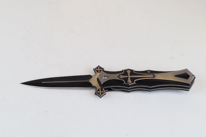 Photo 1 of CROSS DESIGN POCKET KNIFE NEW