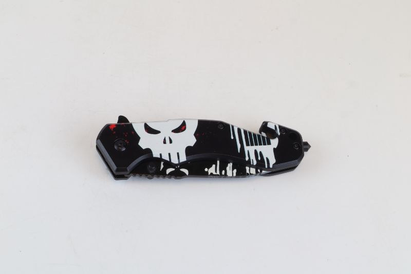 Photo 2 of SKULLS POCKET KNIFE NEW