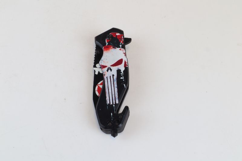 Photo 2 of SKULL POCKET KNIFE NEW 