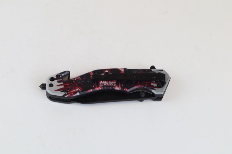 Photo 2 of SKULLS POCKET KNIFE NEW