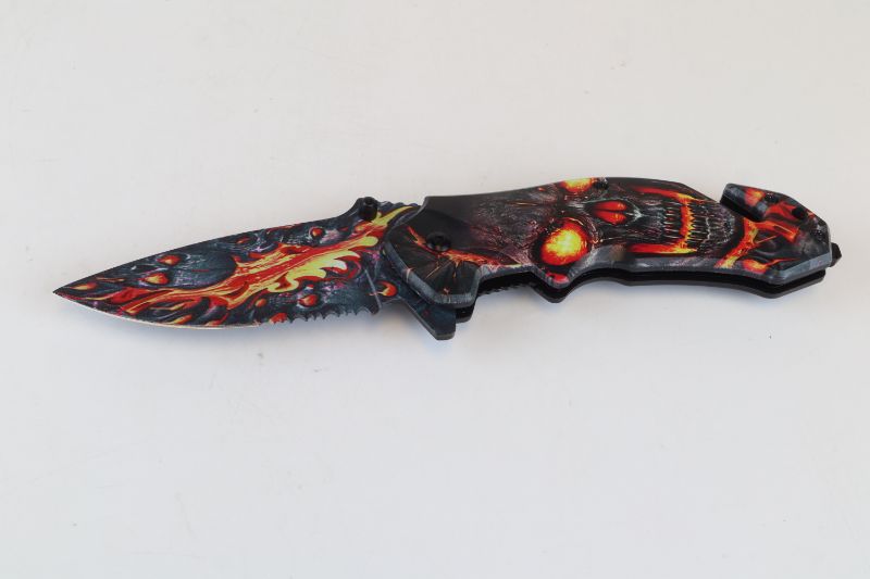 Photo 1 of SKULLS POCKET KNIFE NEW