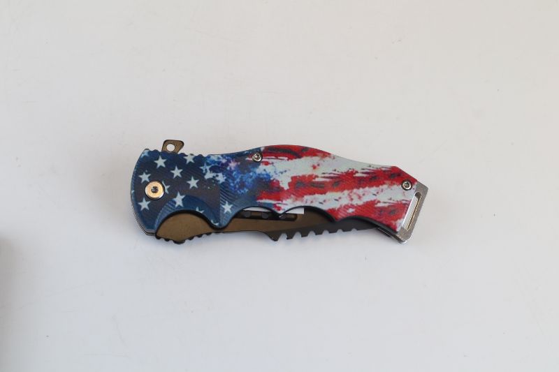 Photo 2 of PATRIOTIC DESIGN POCKET KNIFE NEW