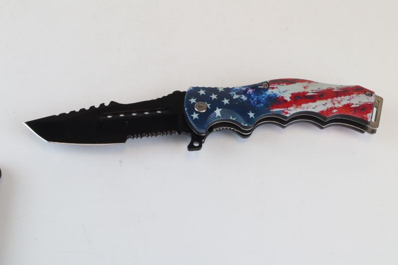 Photo 1 of PATRIOTIC DESIGN POCKET KNIFE NEW