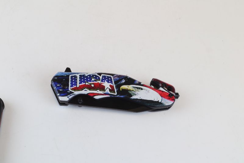 Photo 2 of PATRIOTIC DESIGN POCKET KNIFE NEW