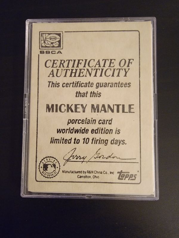 Photo 2 of MICKEY MANTLE PORCELAIN CARD WITH COA 1952 SIGNED VERSION MADE IN 1996 