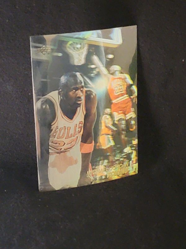 Photo 1 of MICHAEL JORDAN HOLOGRAM CARD - HARD TO PHOTO