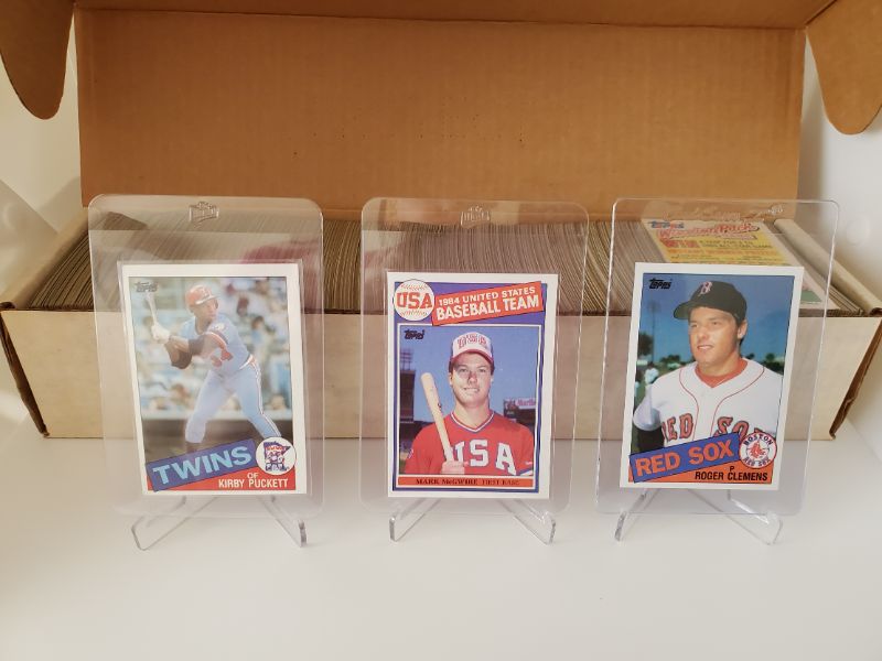 Photo 2 of 1985 TOPPS BASEBALL SET!!
WOW LOOK AT THE MGWIRE, CLEMENS AND PUCKETT!!
THEY ARE BEYOND SHARP!!