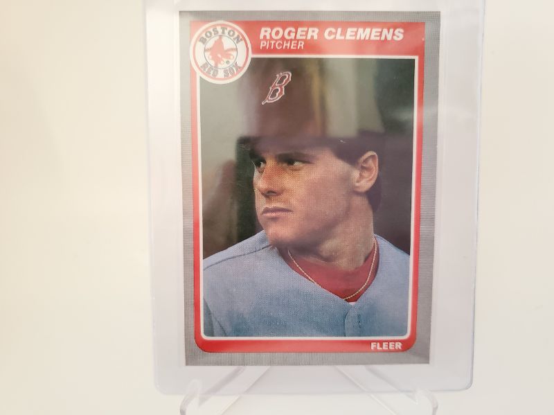 Photo 1 of 1985 FLEER ROGER CLEMENS ROOKIE!!
WOW THIS IS AS NICE AS YOU CAN FIND!! PICTURES DON'T LIE
THIS CARD SELLS FOR 750 MINT, THIS IS A SMIDGEN OFF CENTERED..