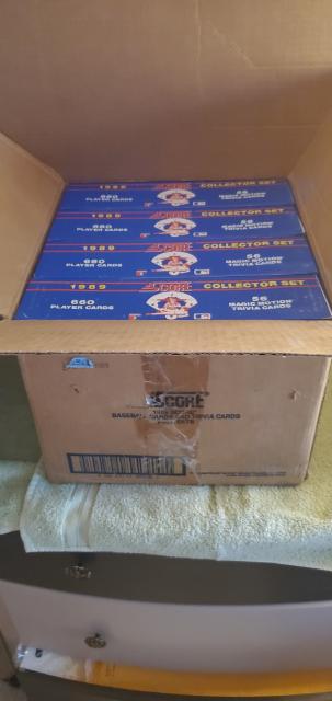 Photo 1 of 1989 SCORE BASEBALL FACTORY SET CASE!!  16 SETS!!!
GLAVINE, RANDY JOHNSON ROOKIES!! WOW