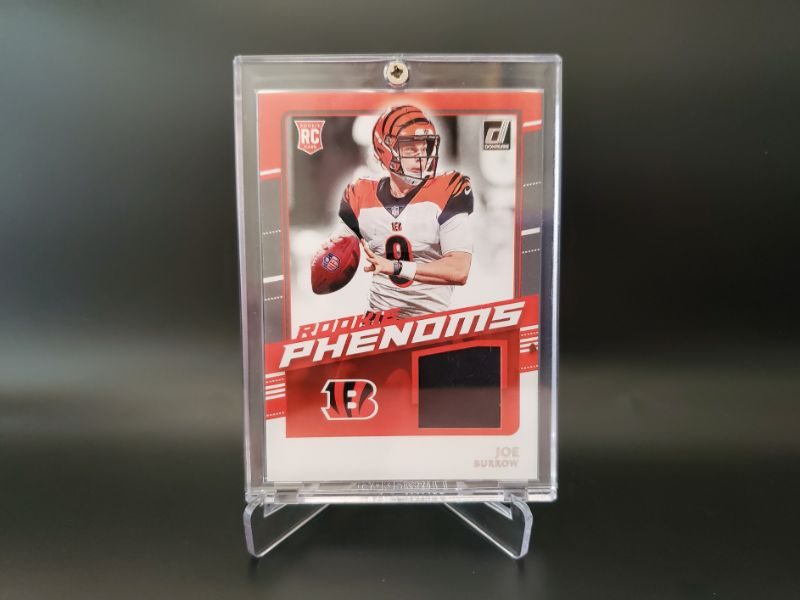 Photo 1 of 2020 DONRUSS JOE BURROW ROOKIE PHENOM JERSEY CARD!!
WHAT AN AMAZING CARD HERE!!
WOW OH WOW