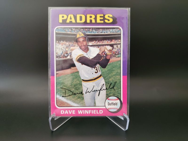 Photo 1 of 1975 TOPPS DAVE WINFIELD!!!
WHAT A SHARP CARD