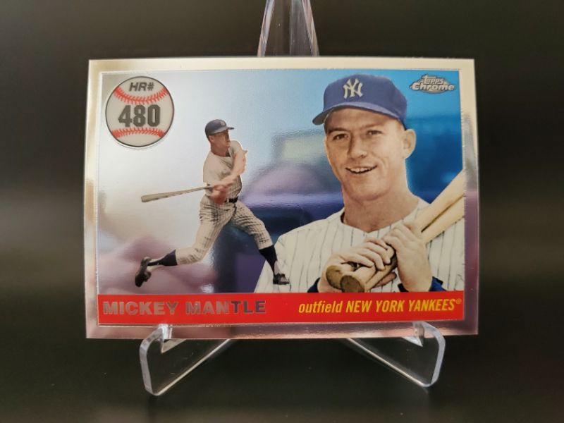 Photo 1 of TOPPS CHROME MICKEY MANTLE!!  HITTING 480!!!
SWEET CARD HARD TO FIND 