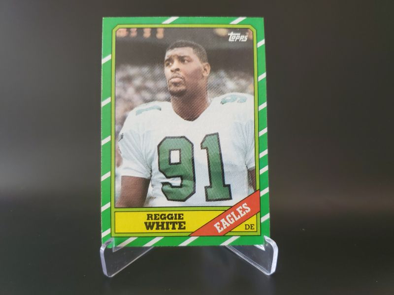 Photo 1 of 1986 TOPPS REGGIE WHITE ROOKIE CARD!!! GET IT GRADED!! THIS ONE IS CENTERED AND SHARP!!
MINT ONES GO FOR OVER $1750!!
MSRP=$1500.00