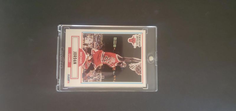 Photo 1 of 1990 FLEER BASKETBALL SET WO STICKERS
THE JORDAN IS IMMACULATE GET IT GRADED BECAUSE 10'S ARE 375!!!