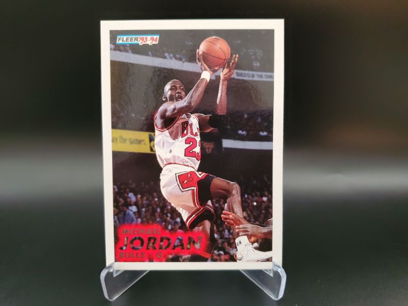 Photo 1 of 1992 FLEER MICHAEL JORDAN!!
SHARP SHARP CARD HERE!!