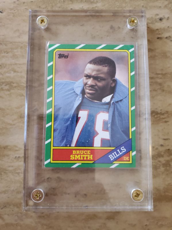 Photo 1 of 1986 TOPPS BRUCE SMITH ROOKIE!!
WHAT A SHARP CARD!!!