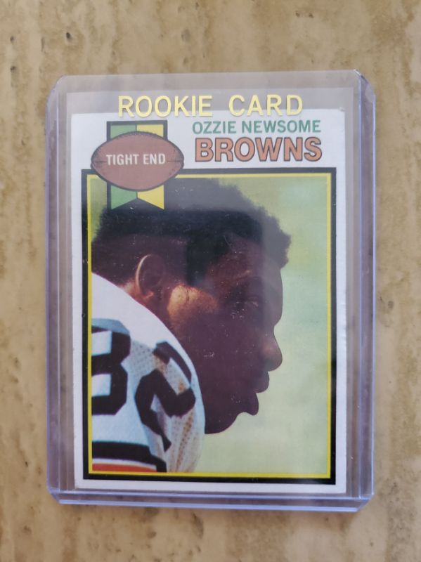 Photo 1 of 1979 OZZIE NEWSOME ROOKIE!!
WHAT A SWEET CARD THAT IF THE TOP RIGHT WAS SHARP IT WOULD BE A 13K CARD!!!
WOW OH WOW!!!