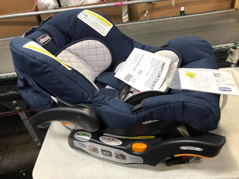 Photo 1 of Chicco Infant Car Seat 
