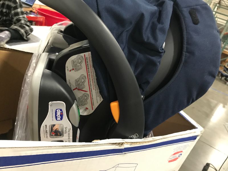 Photo 4 of Chicco Infant Car Seat 
