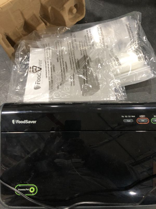 Photo 3 of FoodSaver FM2100-000 Vacuum Sealer Machine System with Starter Vacuum Seal Bags & Rolls, Safety Certified, Black
